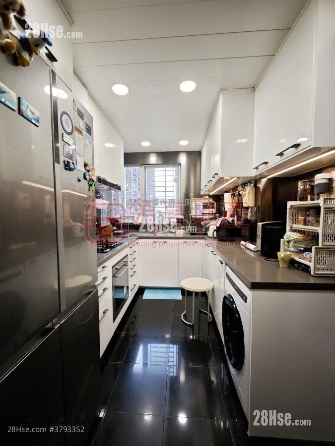 The Waterfront Sell 4 Bedrooms , 4 Bathrooms 1,681 ft²