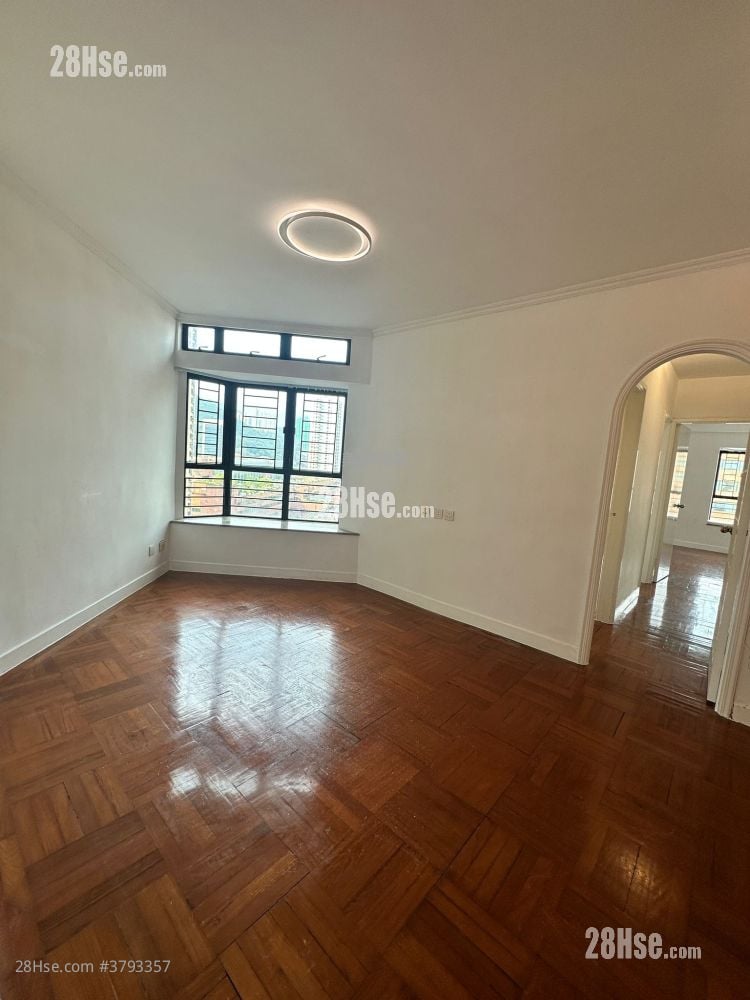 New Town Plaza Sell 3 Bedrooms , 2 Bathrooms 640 ft²