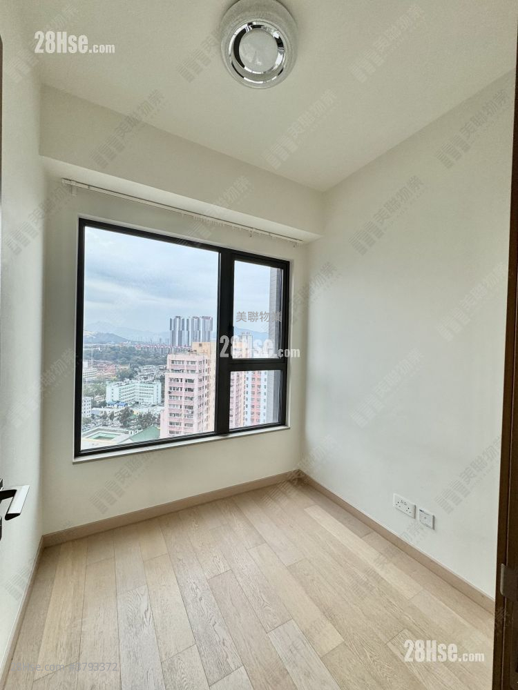 Sol City Sell 3 Bedrooms , 2 Bathrooms 726 ft²