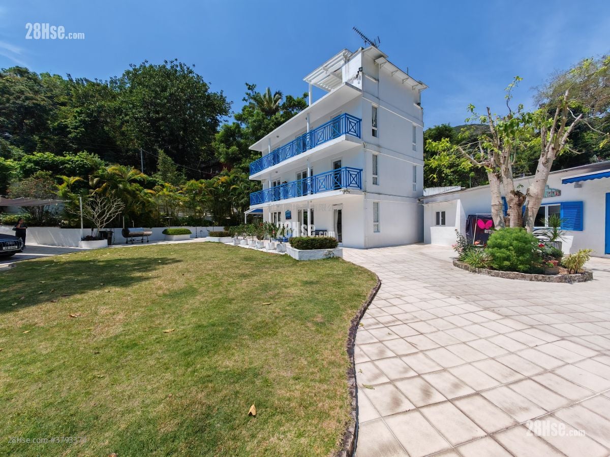 Village Sell 3 Bedrooms , 3 Bathrooms 2,100 ft²