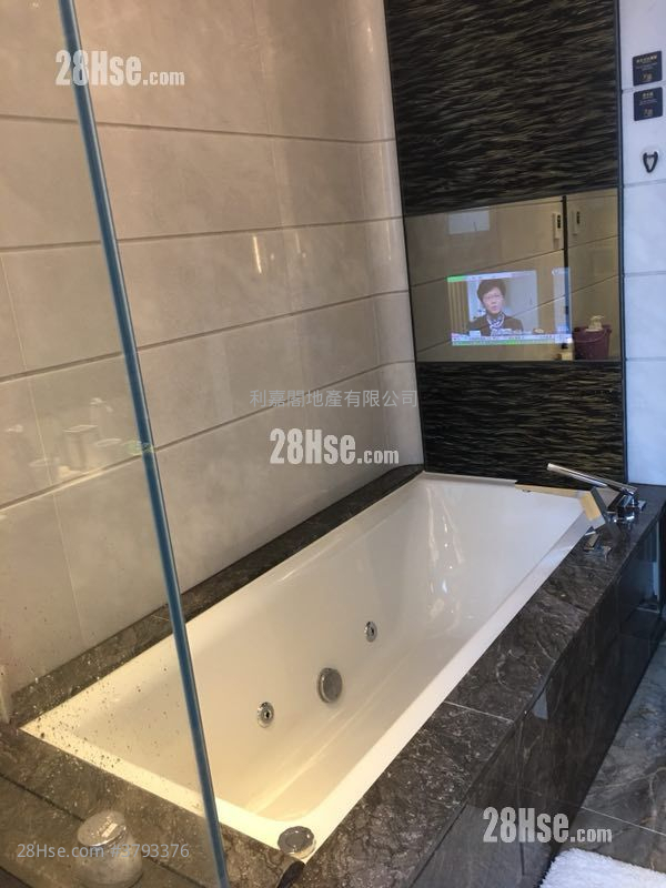 Ultima Sell 4 Bedrooms 1,606 ft²