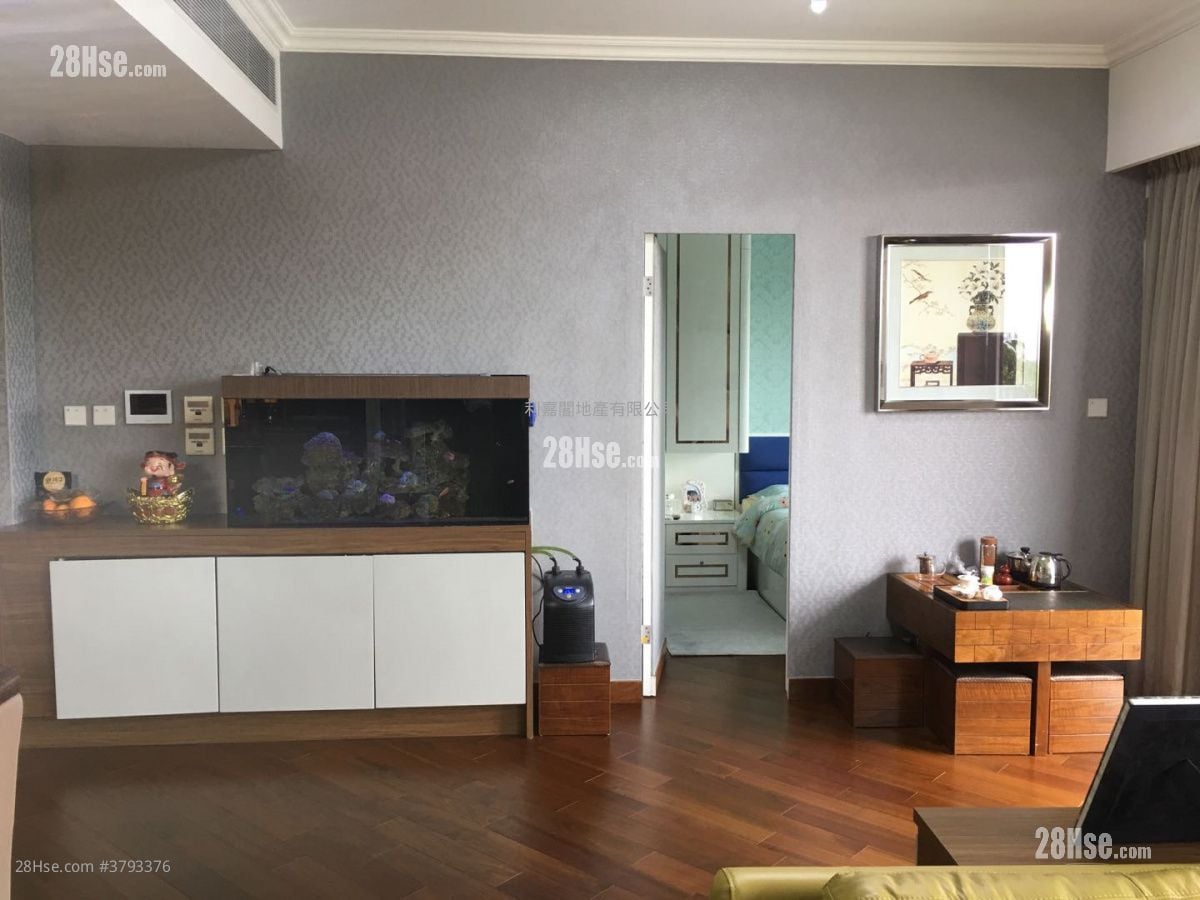 Ultima Sell 4 Bedrooms 1,606 ft²