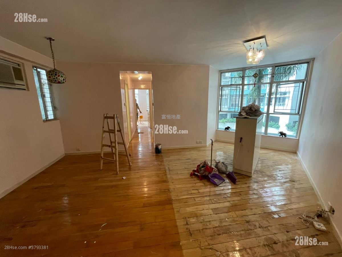 Whampoa Garden Sell 3 Bedrooms , 2 Bathrooms 639 ft²