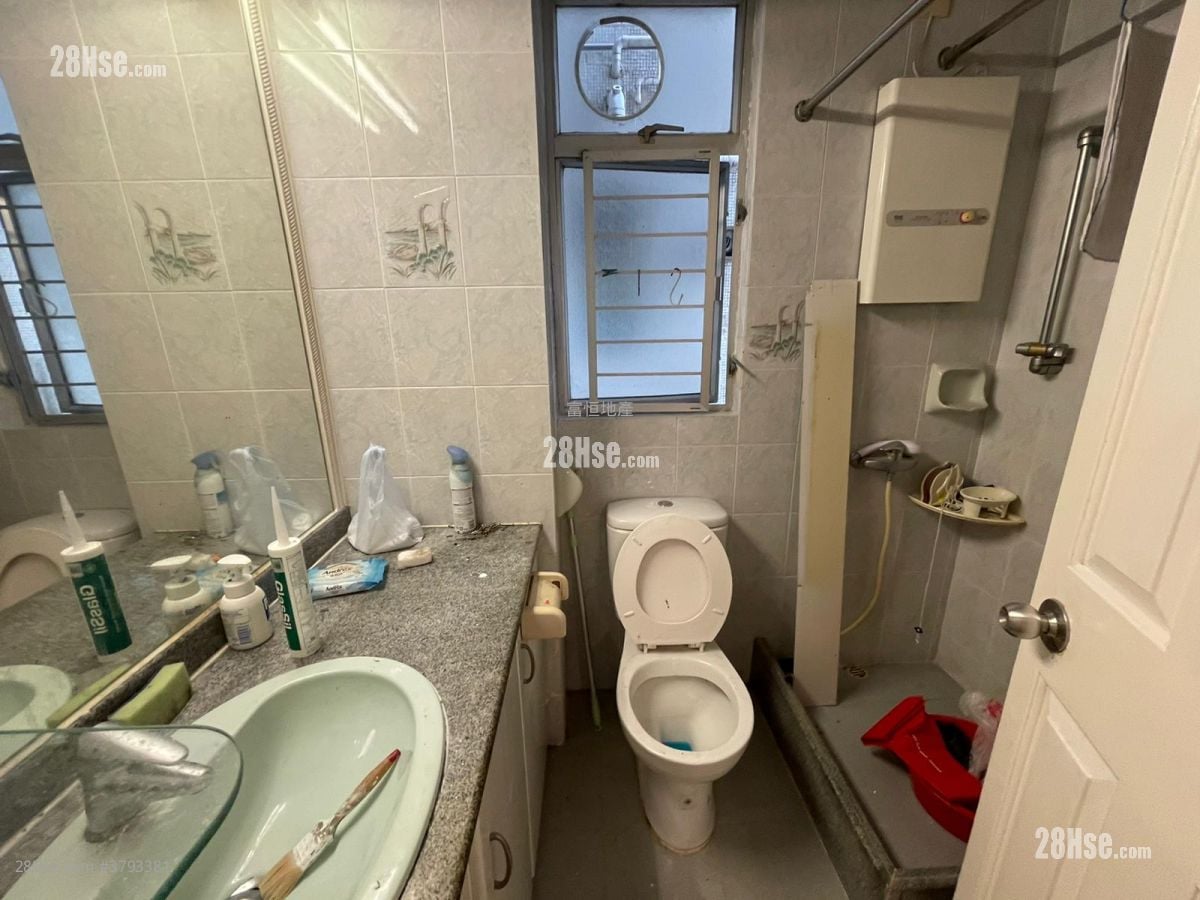 Whampoa Garden Sell 3 Bedrooms , 2 Bathrooms 639 ft²