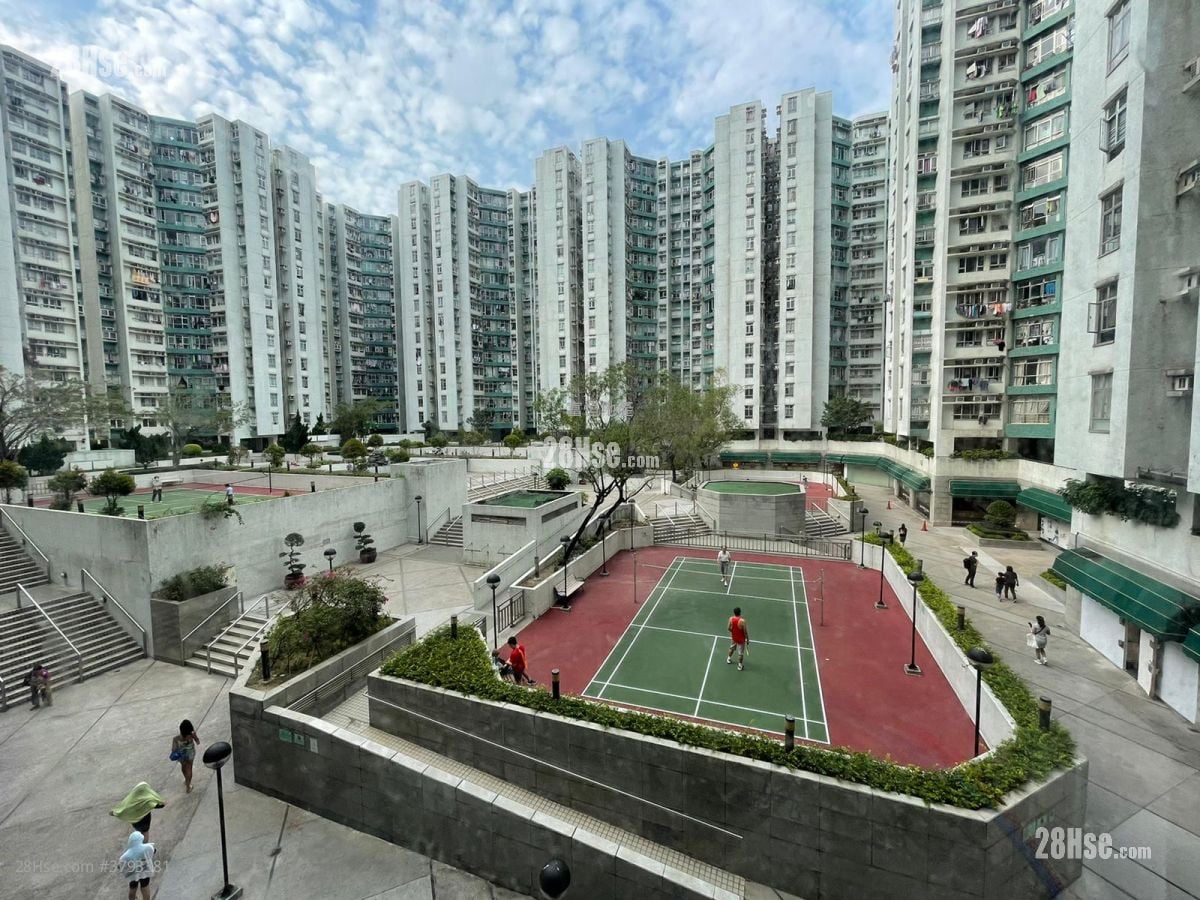Whampoa Garden Sell 3 Bedrooms , 2 Bathrooms 639 ft²