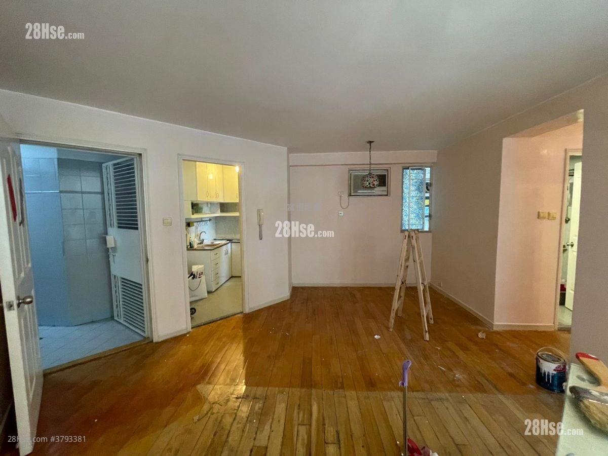 Whampoa Garden Sell 3 Bedrooms , 2 Bathrooms 639 ft²