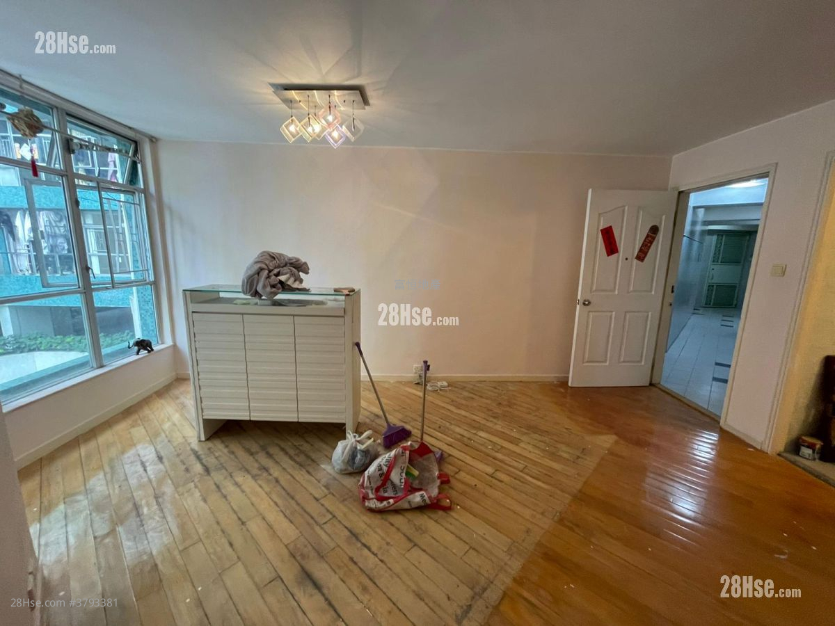 Whampoa Garden Sell 3 Bedrooms , 2 Bathrooms 639 ft²