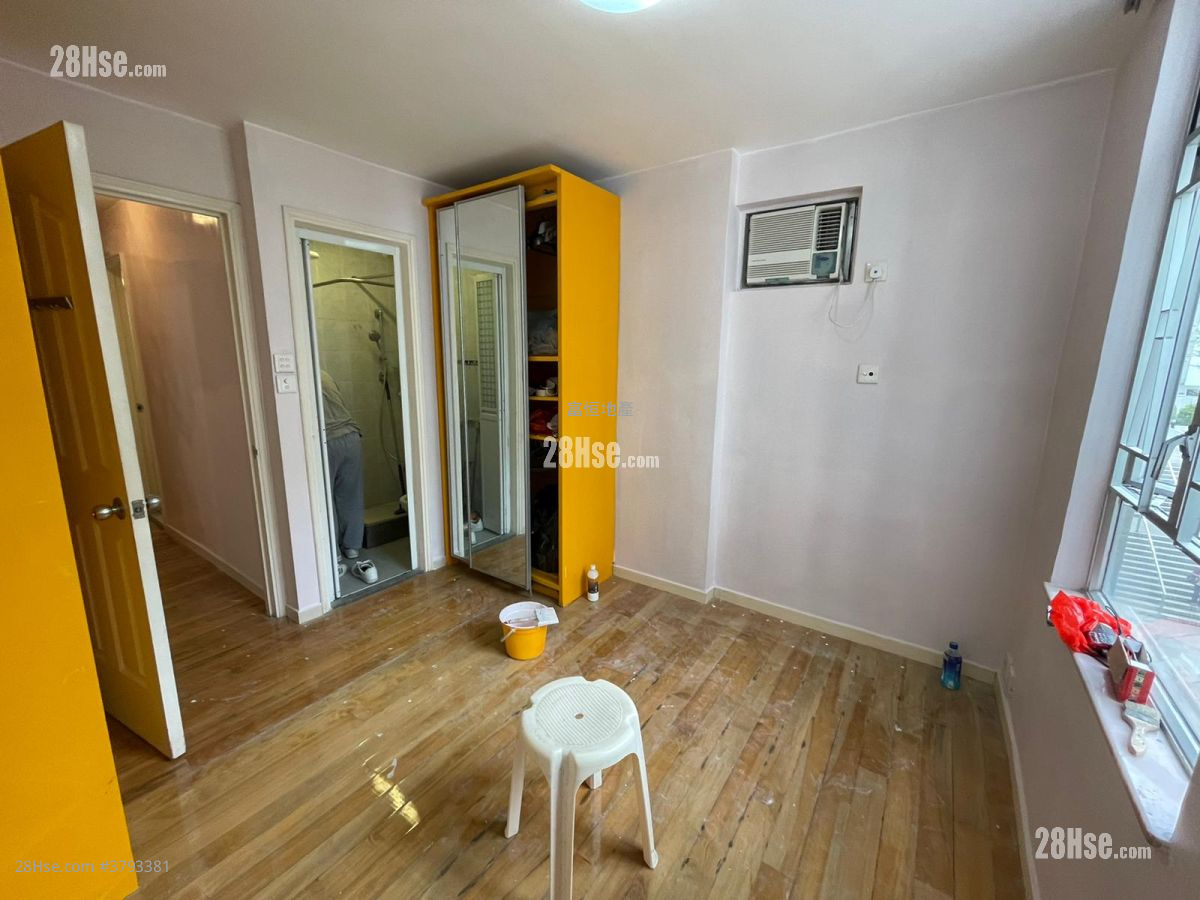 Whampoa Garden Sell 3 Bedrooms , 2 Bathrooms 639 ft²