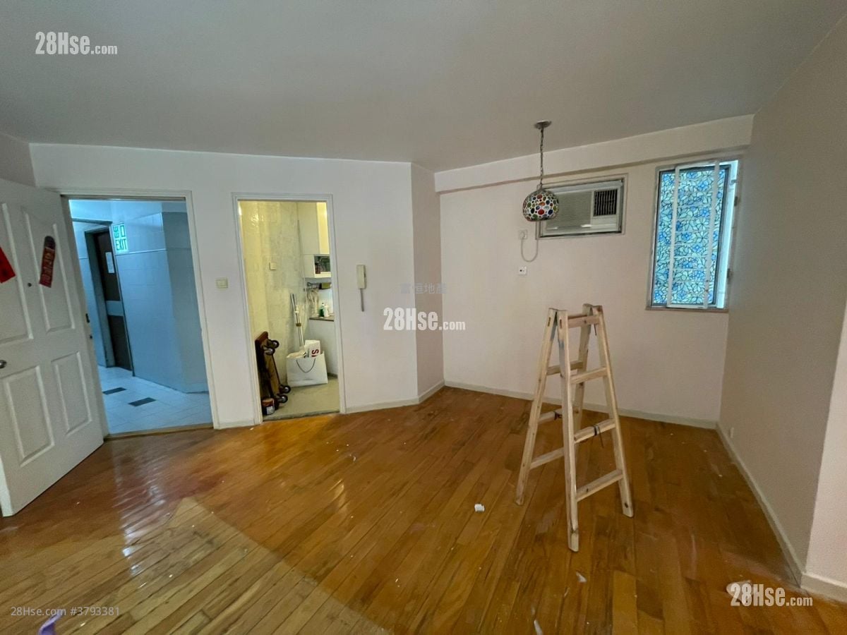 Whampoa Garden Sell 3 Bedrooms , 2 Bathrooms 639 ft²