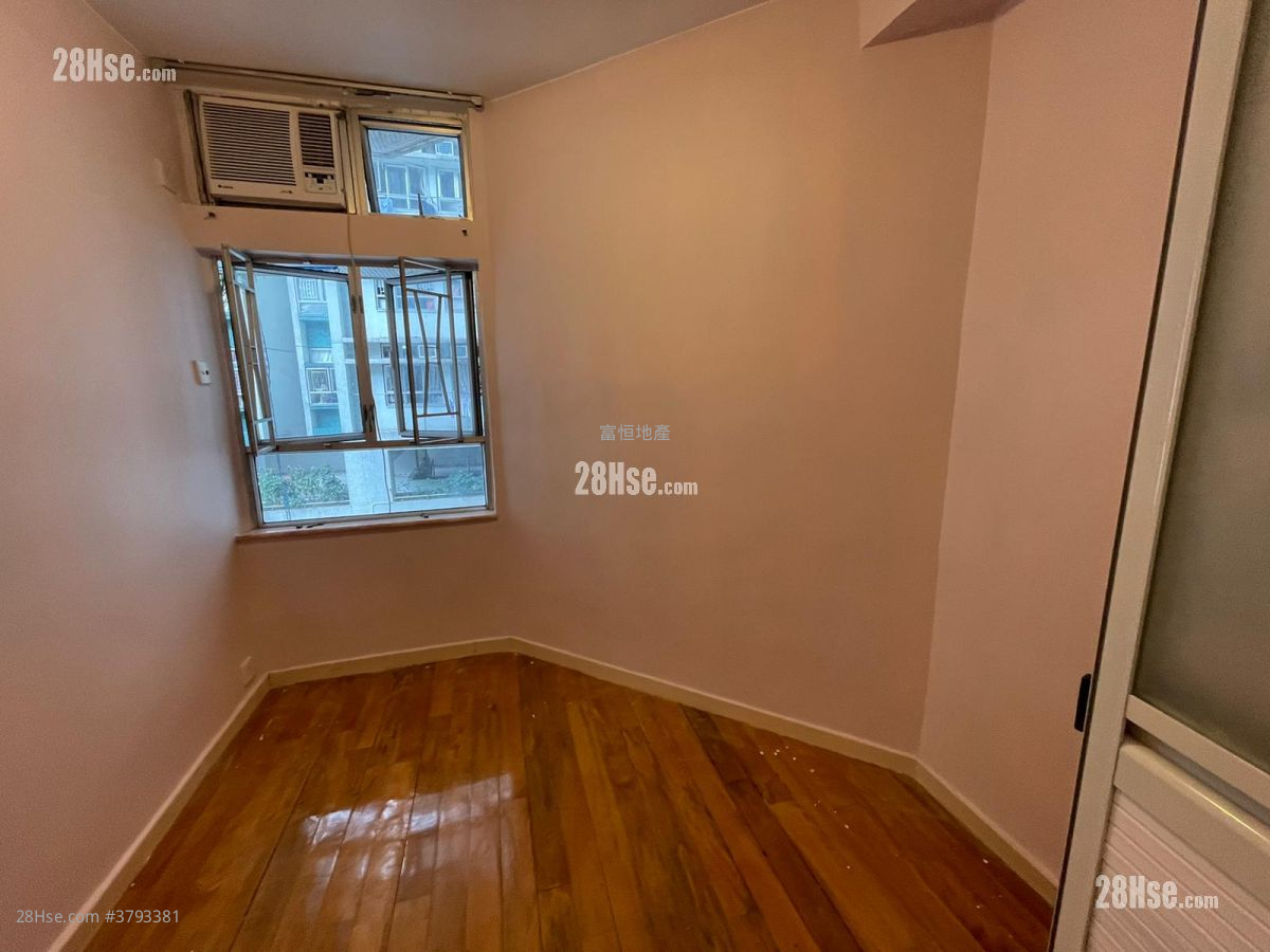 Whampoa Garden Sell 3 Bedrooms , 2 Bathrooms 639 ft²