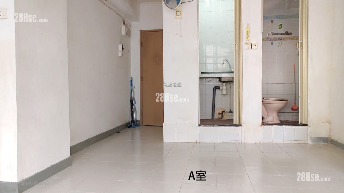 Apartment Sell 3 Bedrooms , 3 Bathrooms 720 ft²
