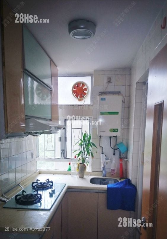 Choi Po Court Sell 1 Bedroom 338 ft²