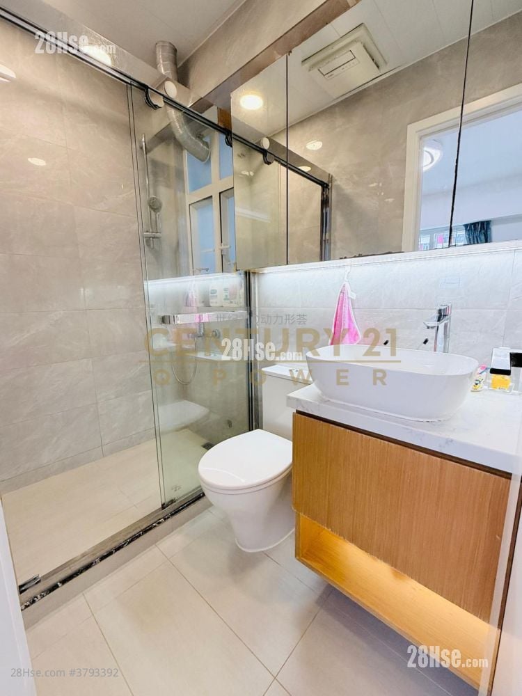 Kam Wai Building Rental 2 Bedrooms , 1 Bathroom 353 ft²