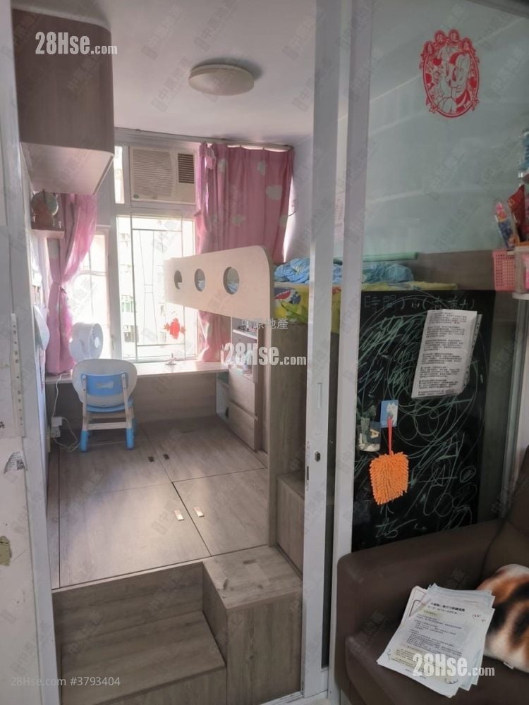 Chung Nga Court Sell 2 Bedrooms 376 ft²