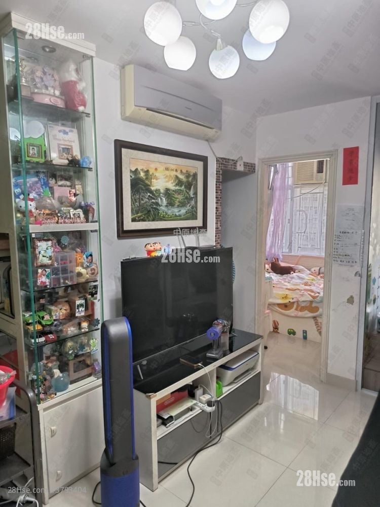 Chung Nga Court Sell 2 Bedrooms 376 ft²
