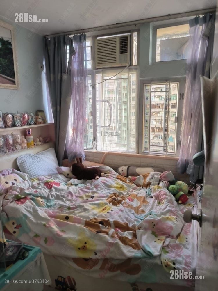 Chung Nga Court Sell 2 Bedrooms 376 ft²