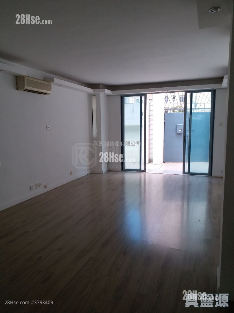 The Arcadia Rental 1,696 ft²