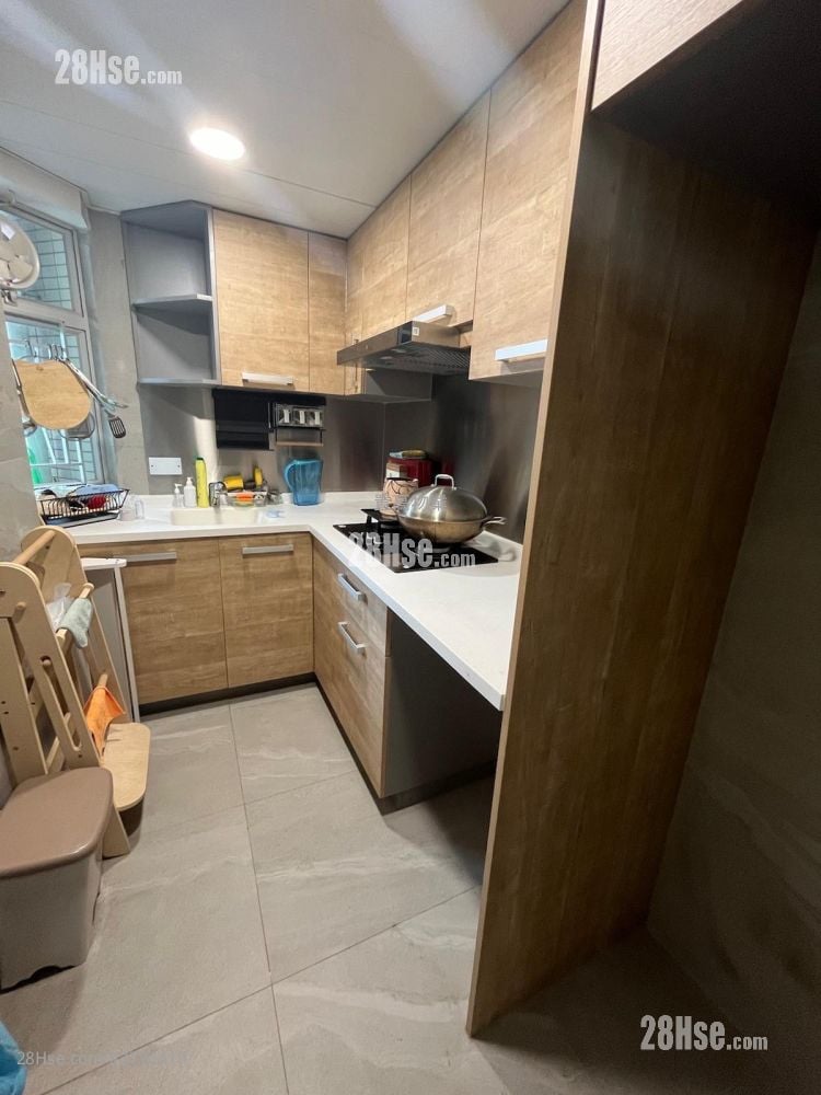 Sky Tower Sell 2 Bedrooms , 1 Bathroom 519 ft²