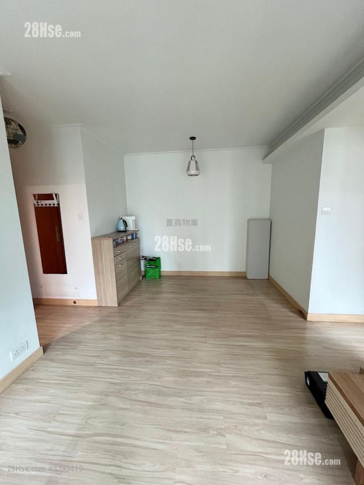 Sky Tower Sell 2 Bedrooms , 1 Bathroom 519 ft²