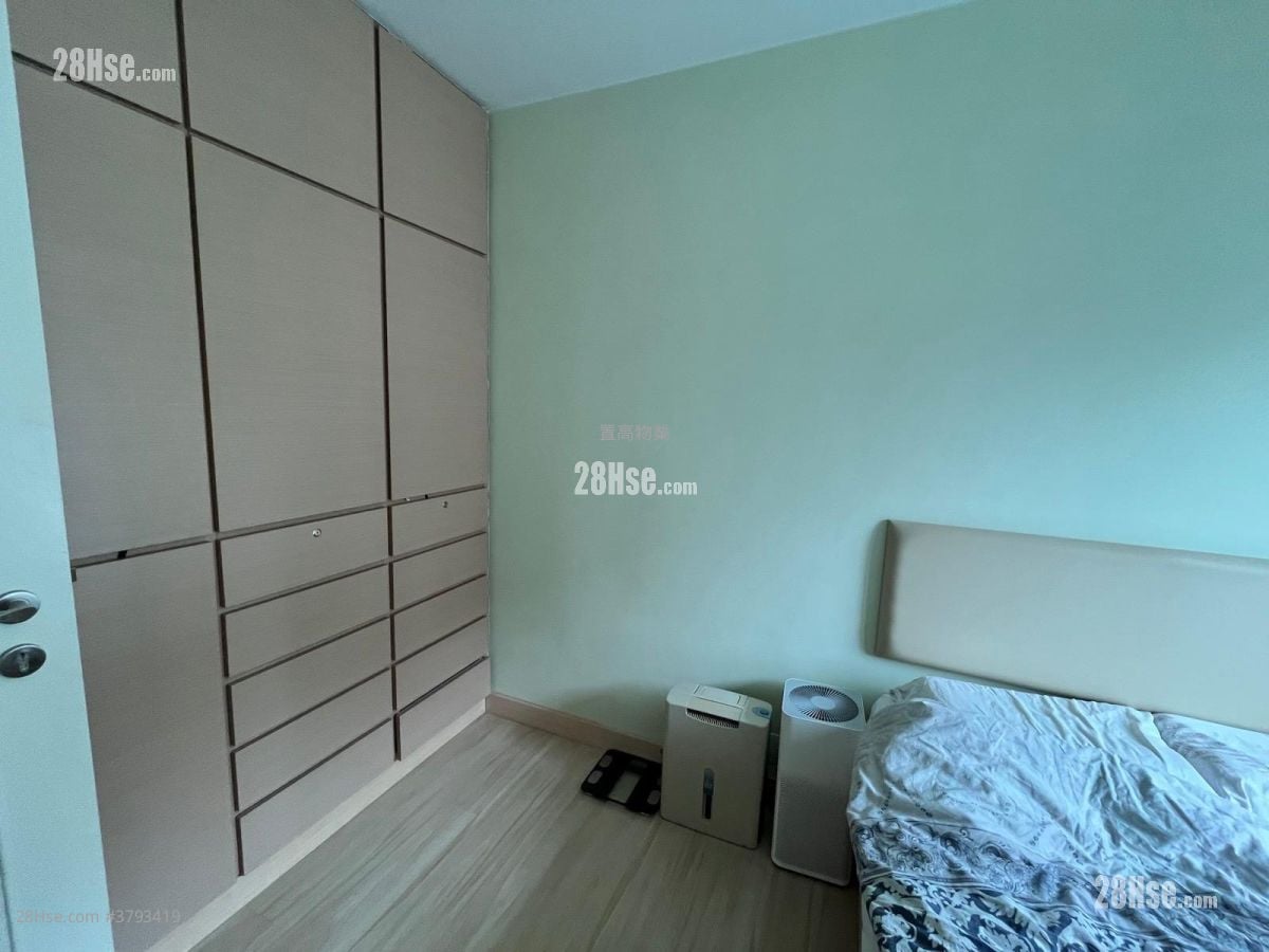 Sky Tower Sell 2 Bedrooms , 1 Bathroom 519 ft²