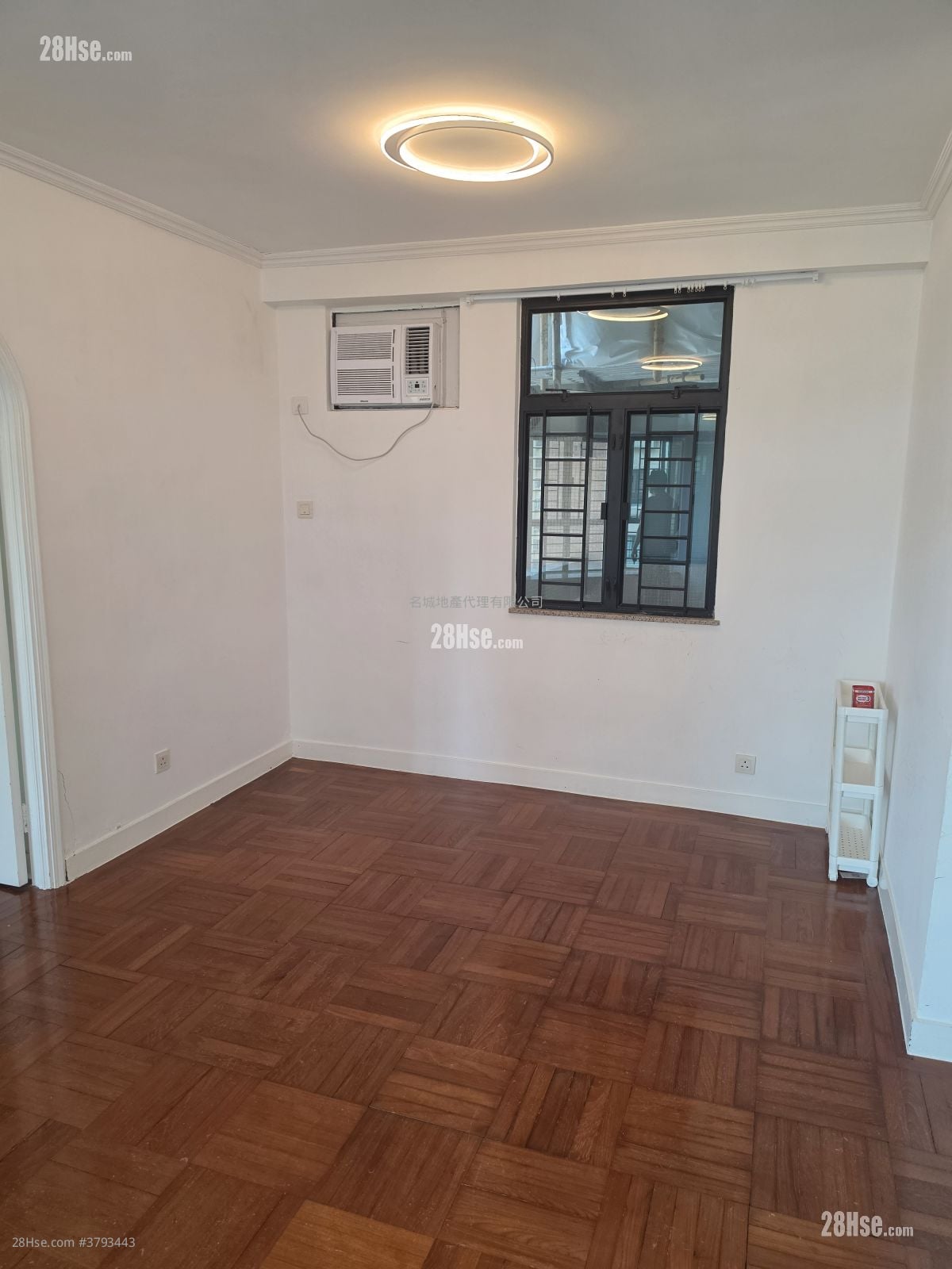 New Town Plaza Sell 3 Bedrooms , 2 Bathrooms 652 ft²