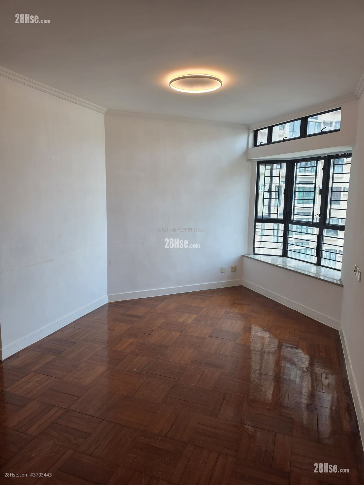 New Town Plaza Sell 3 Bedrooms , 2 Bathrooms 652 ft²