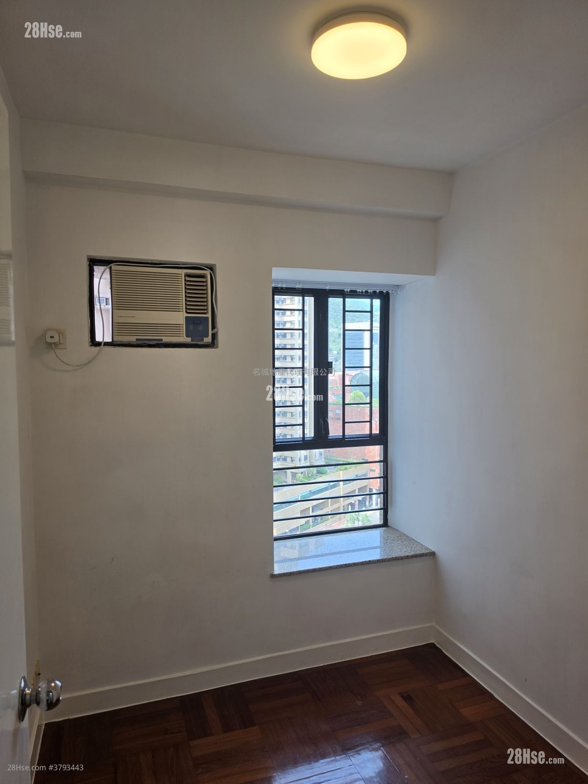 New Town Plaza Sell 3 Bedrooms , 2 Bathrooms 652 ft²