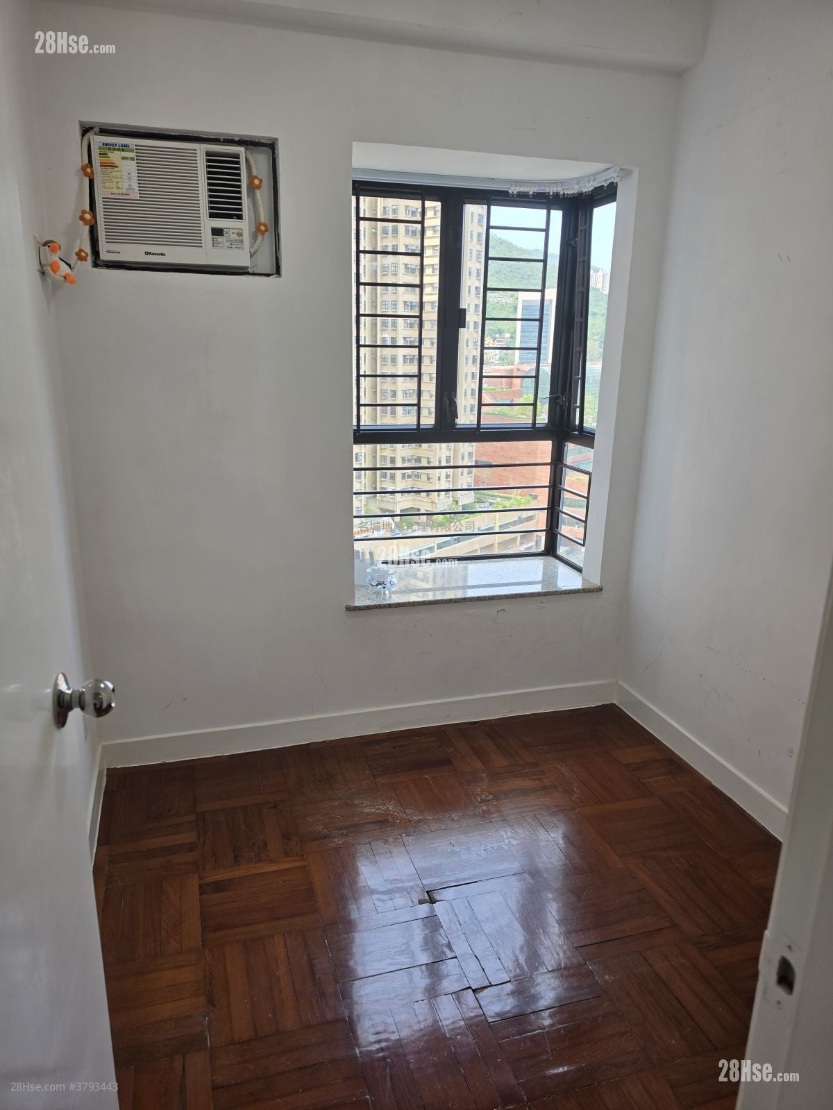 New Town Plaza Sell 3 Bedrooms , 2 Bathrooms 652 ft²