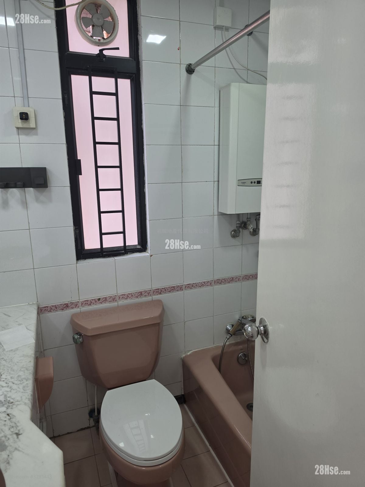 New Town Plaza Sell 3 Bedrooms , 2 Bathrooms 652 ft²