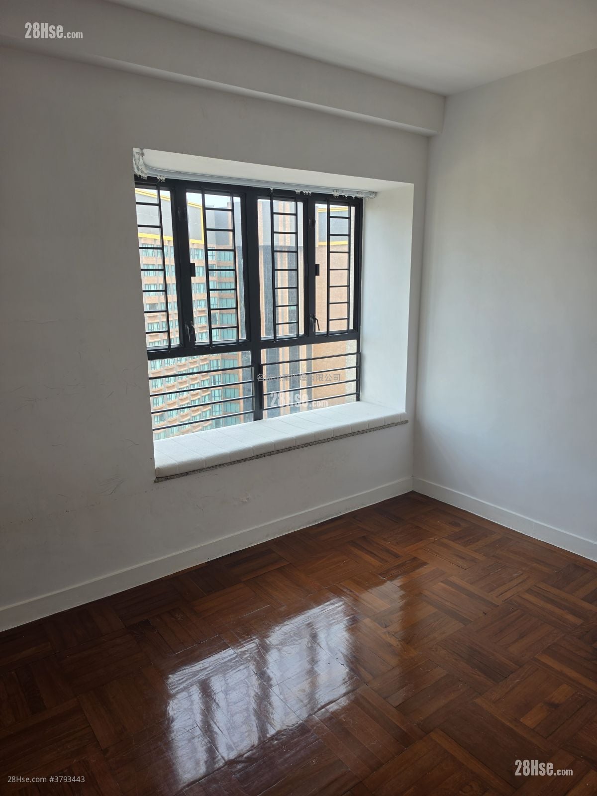 New Town Plaza Sell 3 Bedrooms , 2 Bathrooms 652 ft²