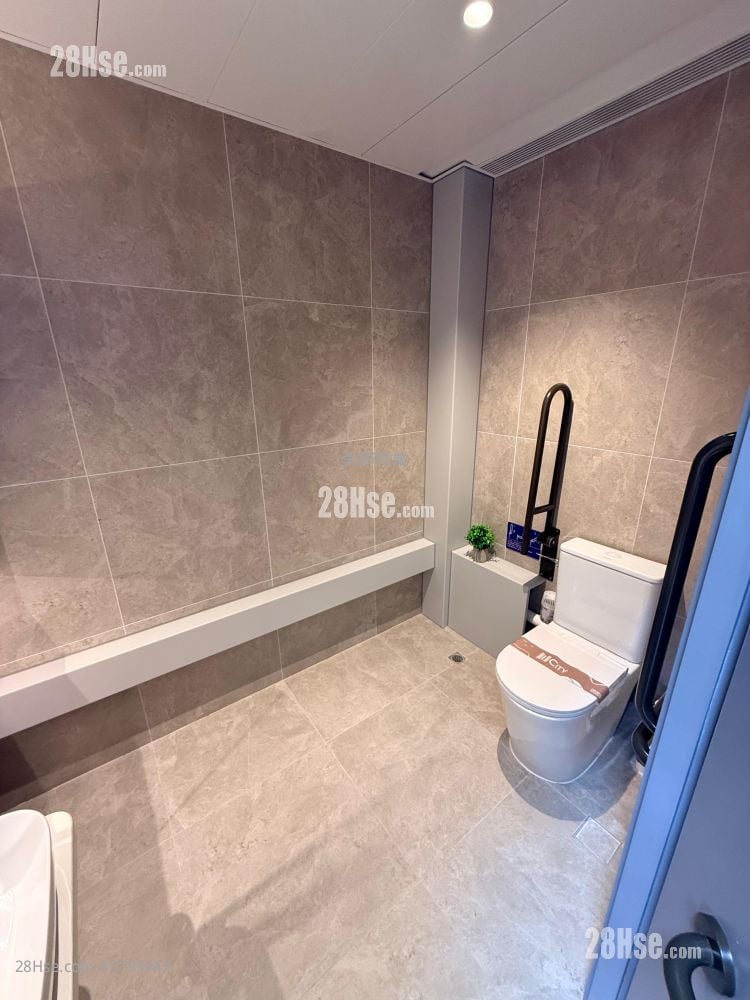 I City Sell Studio , 1 Toilet