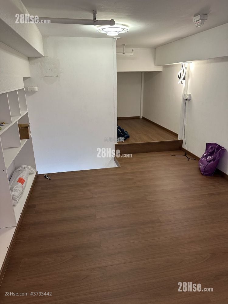 I City Sell Studio , 1 Toilet