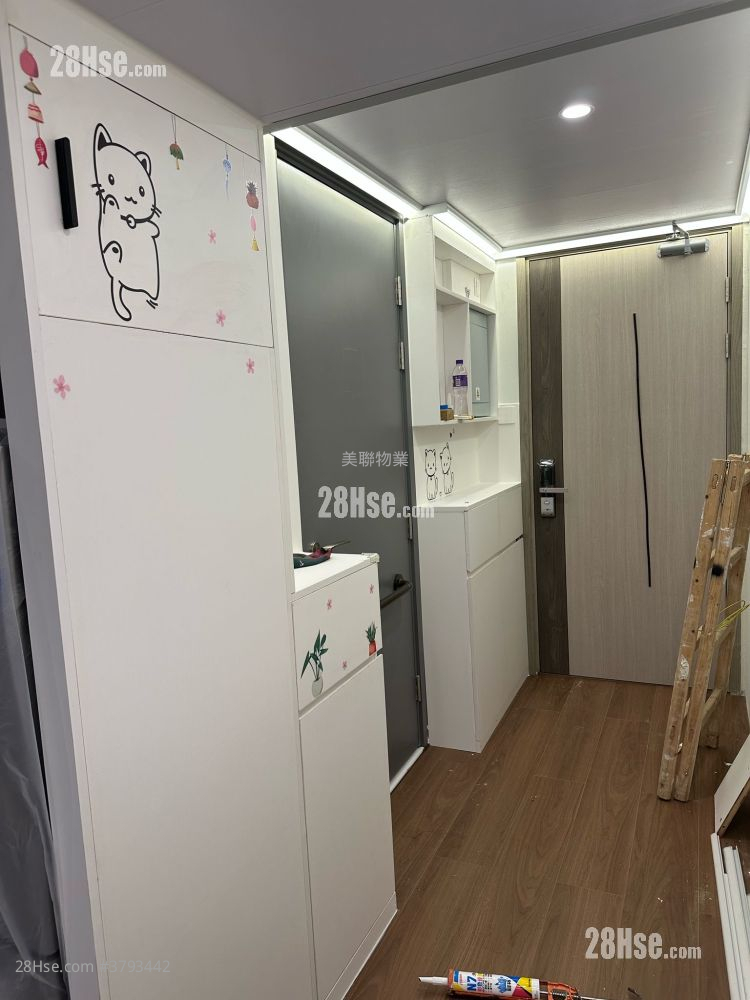 I City Sell Studio , 1 Toilet