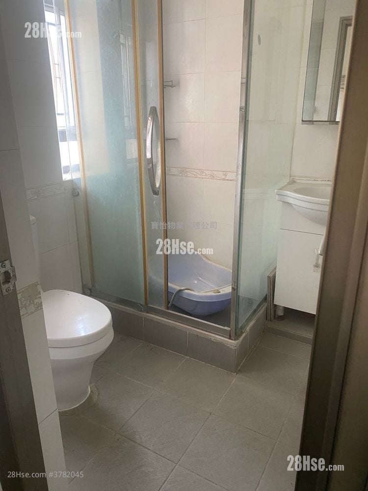 Fuk Shing Mansion Sell 3 Bedrooms , 1 Bathroom 556 ft²