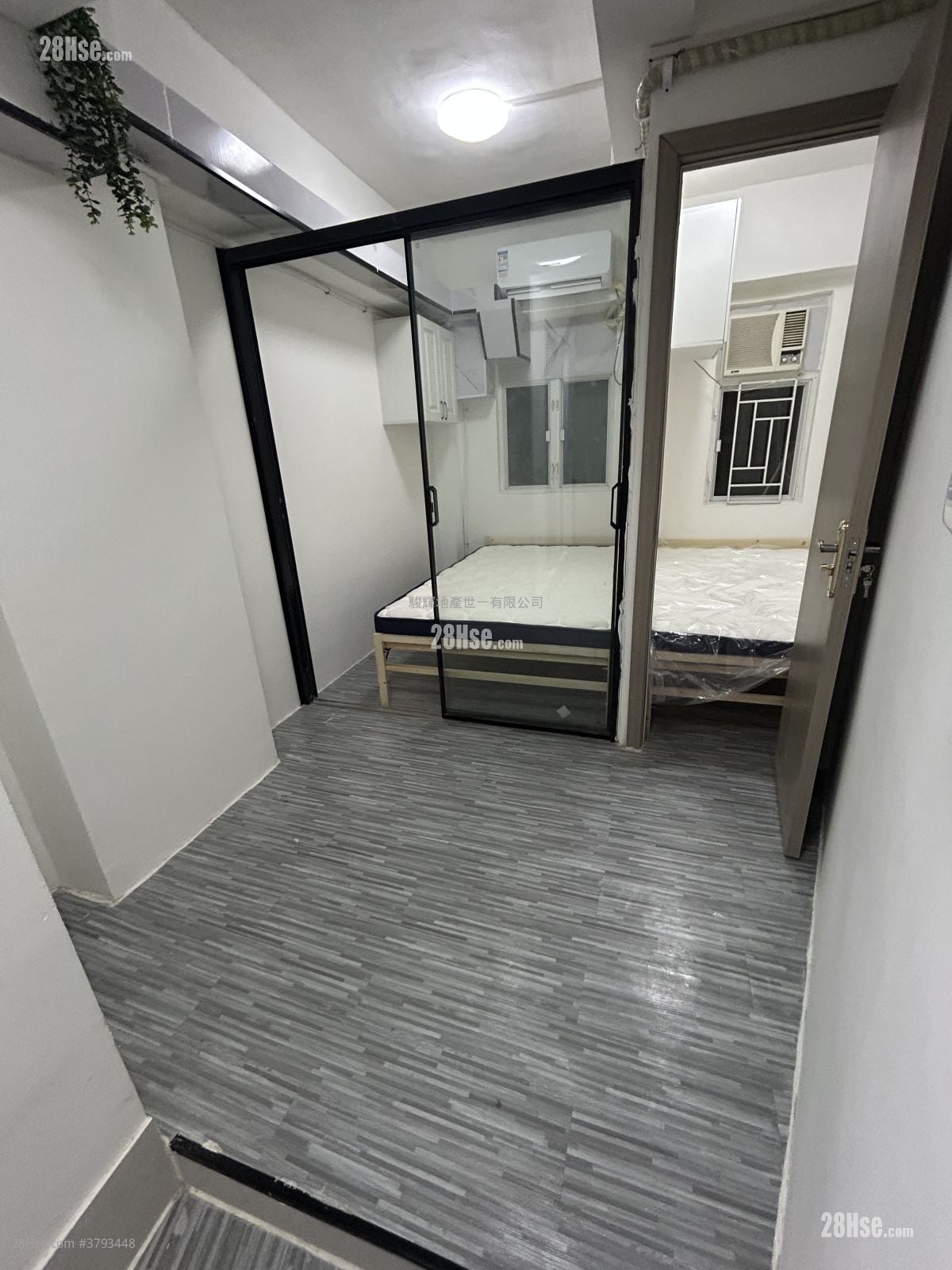 Universal Mansion Rental 2 Bedrooms , 1 Bathroom 250 ft²