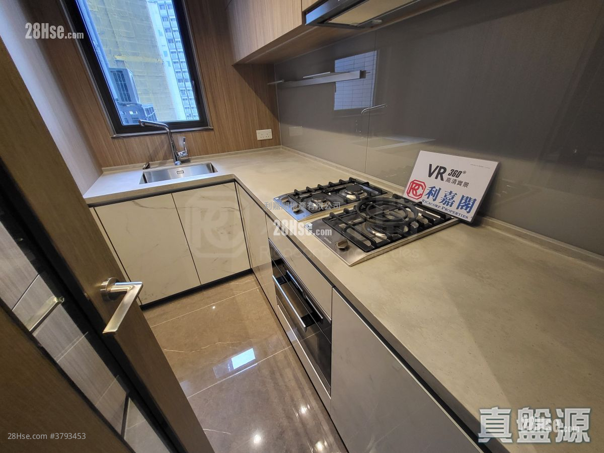 尚珒溋 售盘 3 房 654 平方尺