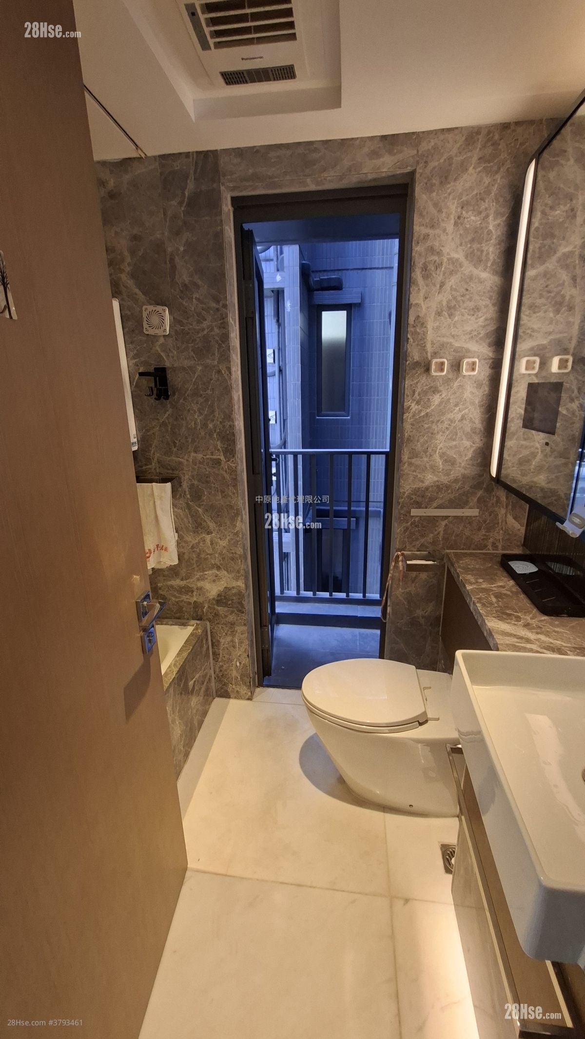 Double Cove Sell 2 Bedrooms , 3 Bathrooms 546 ft²