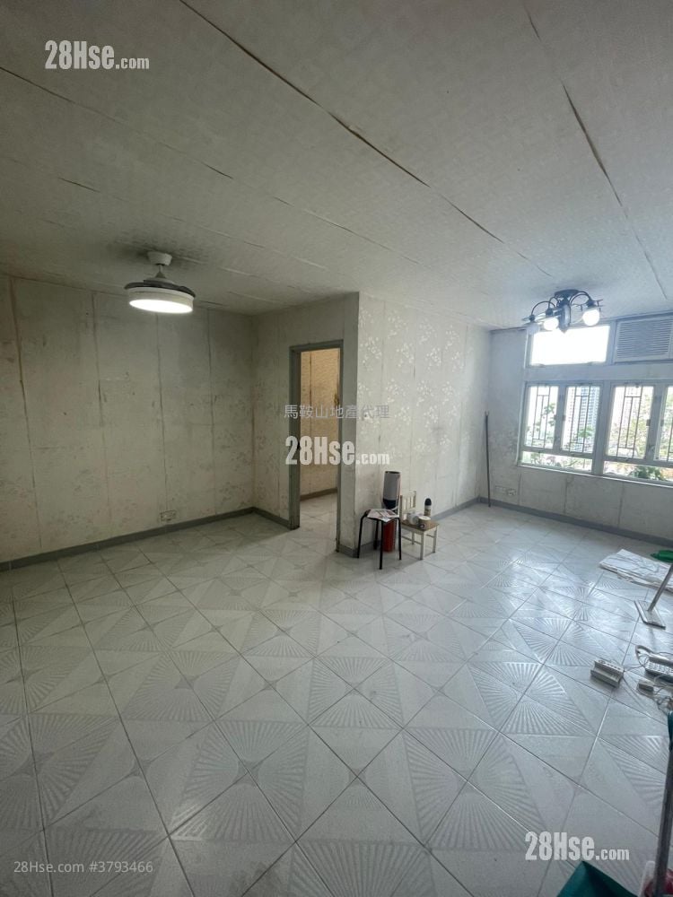 Kam Ying Court Sell 3 Bedrooms , 1 Bathroom 645 ft²