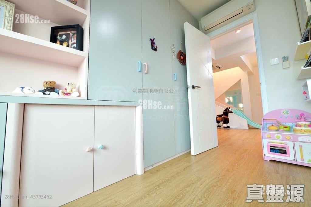 King's Park Villa Sell 3 Bedrooms 1,812 ft²