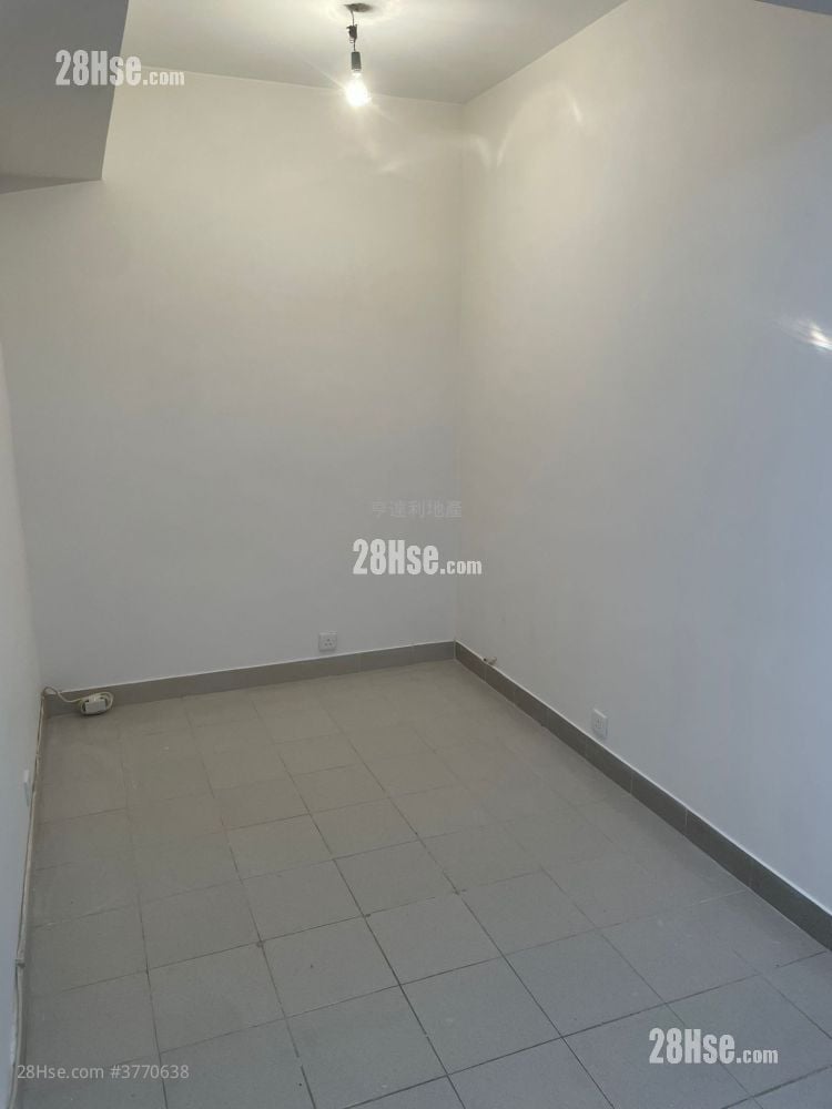 Fok Sing Building Sell 2 Bedrooms , 1 Bathroom 338 ft²