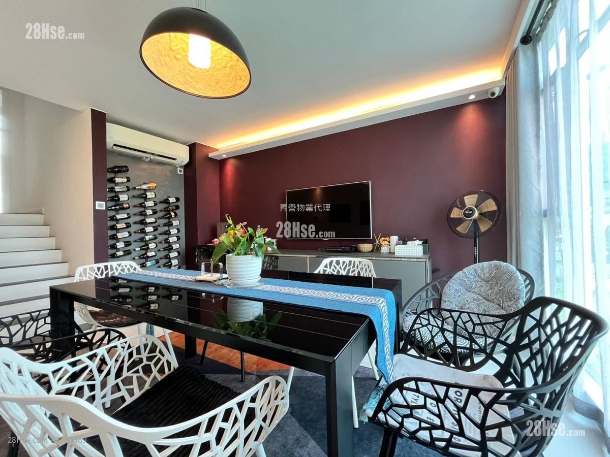 御花园 售盘 3 房 , 3 浴室 1,234 平方尺