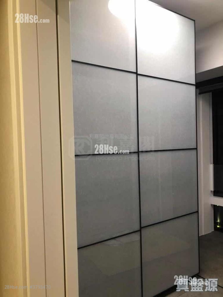 Monterey Sell 2 Bedrooms , 1 Bathroom 523 ft²