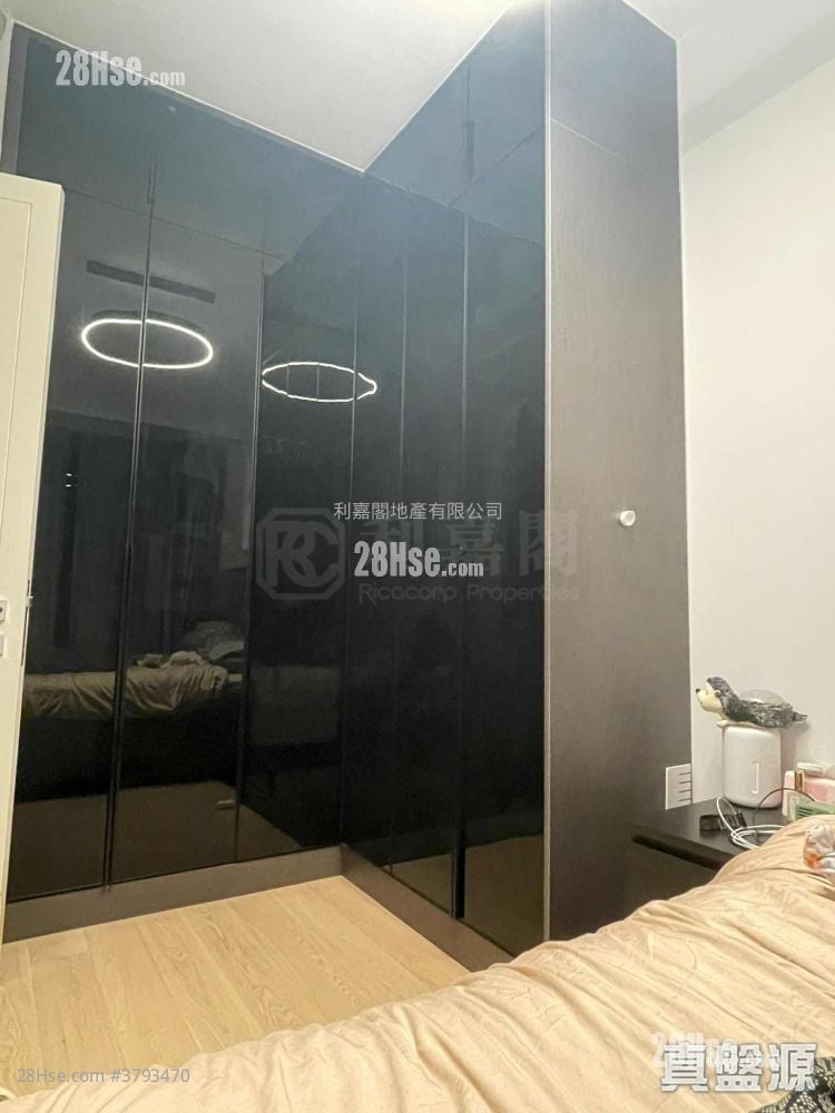 Monterey Sell 2 Bedrooms , 1 Bathroom 523 ft²