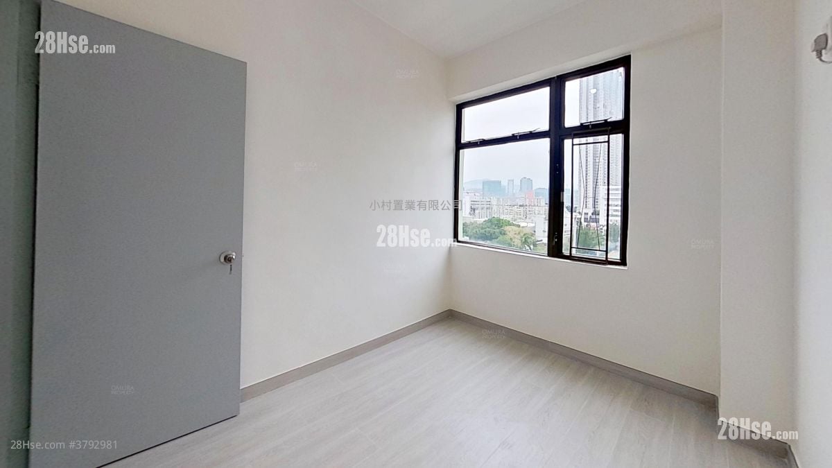 bedroom 2: Fook Chi Building Rental 3 Bedrooms , 1 Bathroom 513 ft²