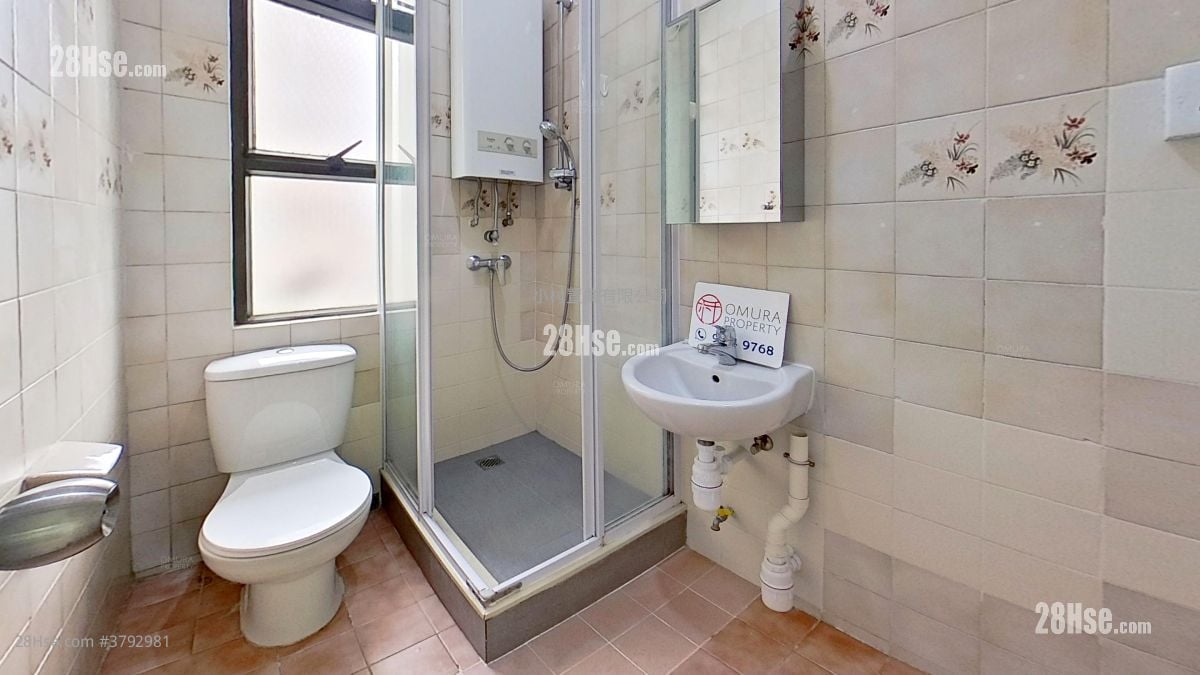 bathroom: Fook Chi Building Rental 3 Bedrooms , 1 Bathroom 513 ft²