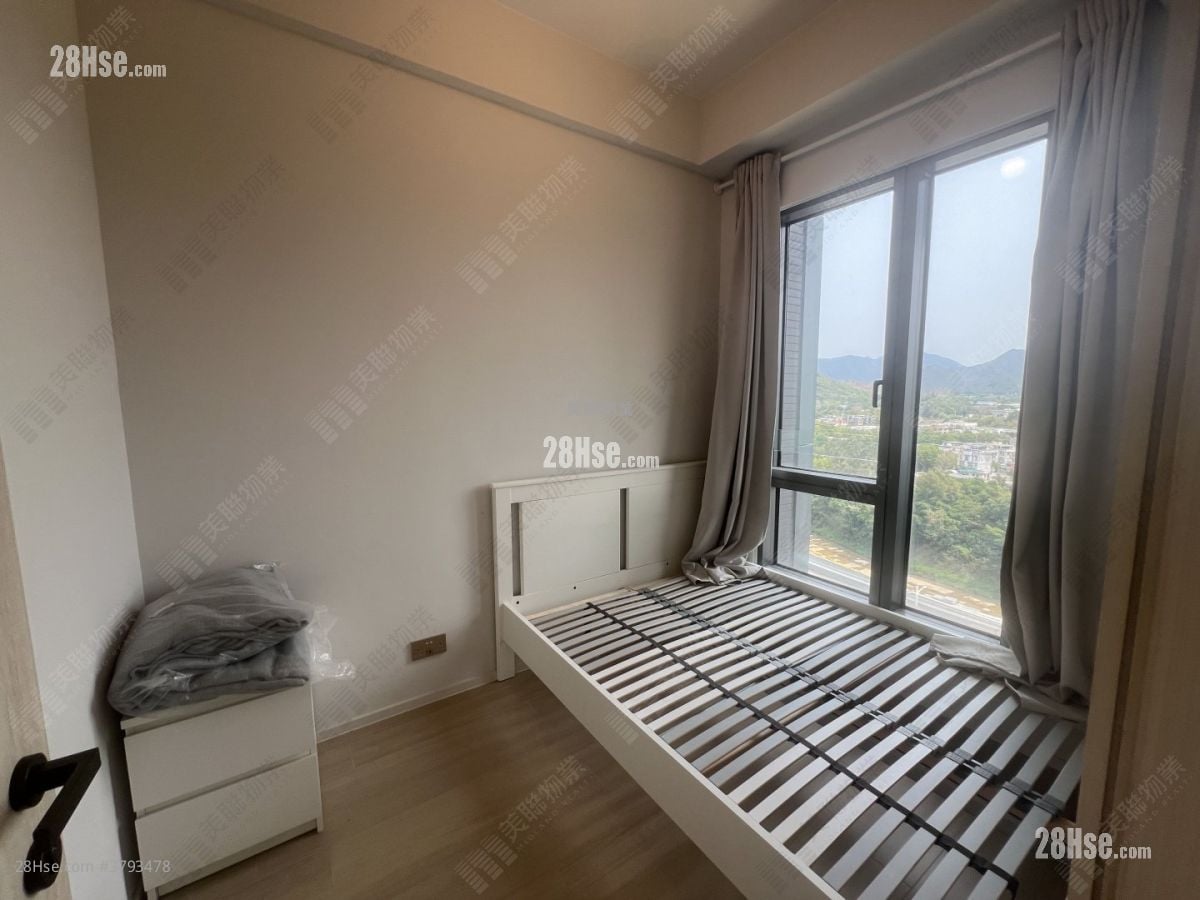 bedroom 1: One Innovale Rental 1 Bedroom , 1 Bathroom 317 ft²