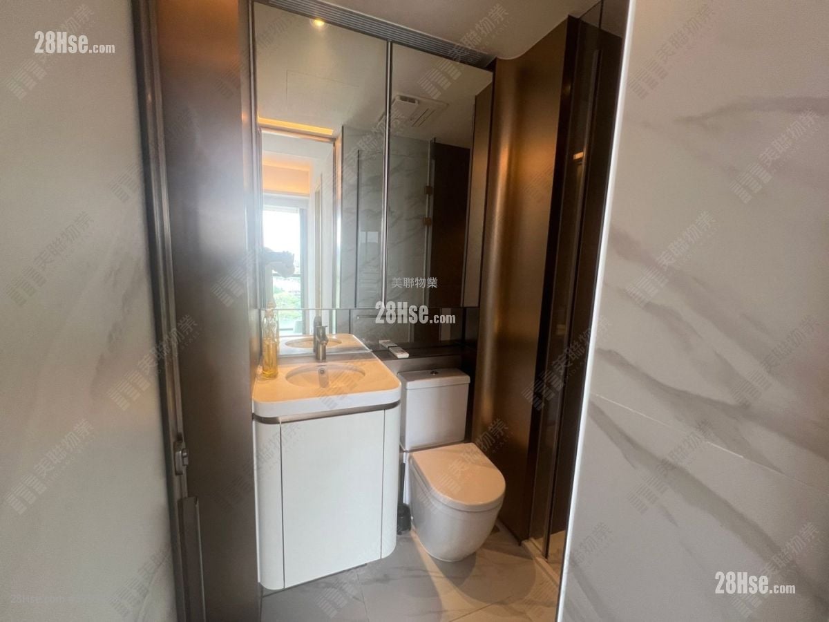 bathroom: One Innovale Rental 1 Bedroom , 1 Bathroom 317 ft²