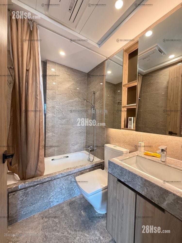 Centra Horizon Rental 2 Bedrooms , 2 Bathrooms 585 ft²