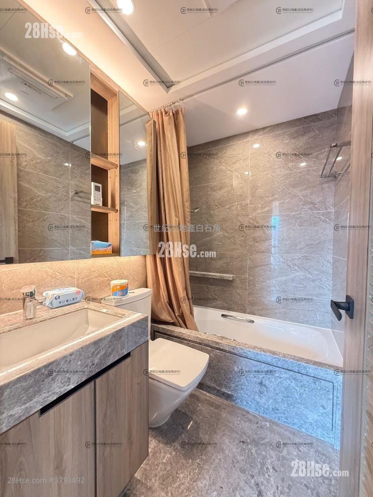 Centra Horizon Rental 2 Bedrooms , 2 Bathrooms 585 ft²