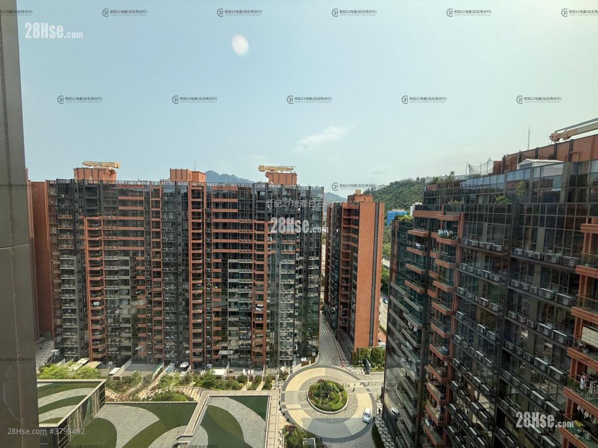 Centra Horizon Rental 2 Bedrooms , 2 Bathrooms 585 ft²